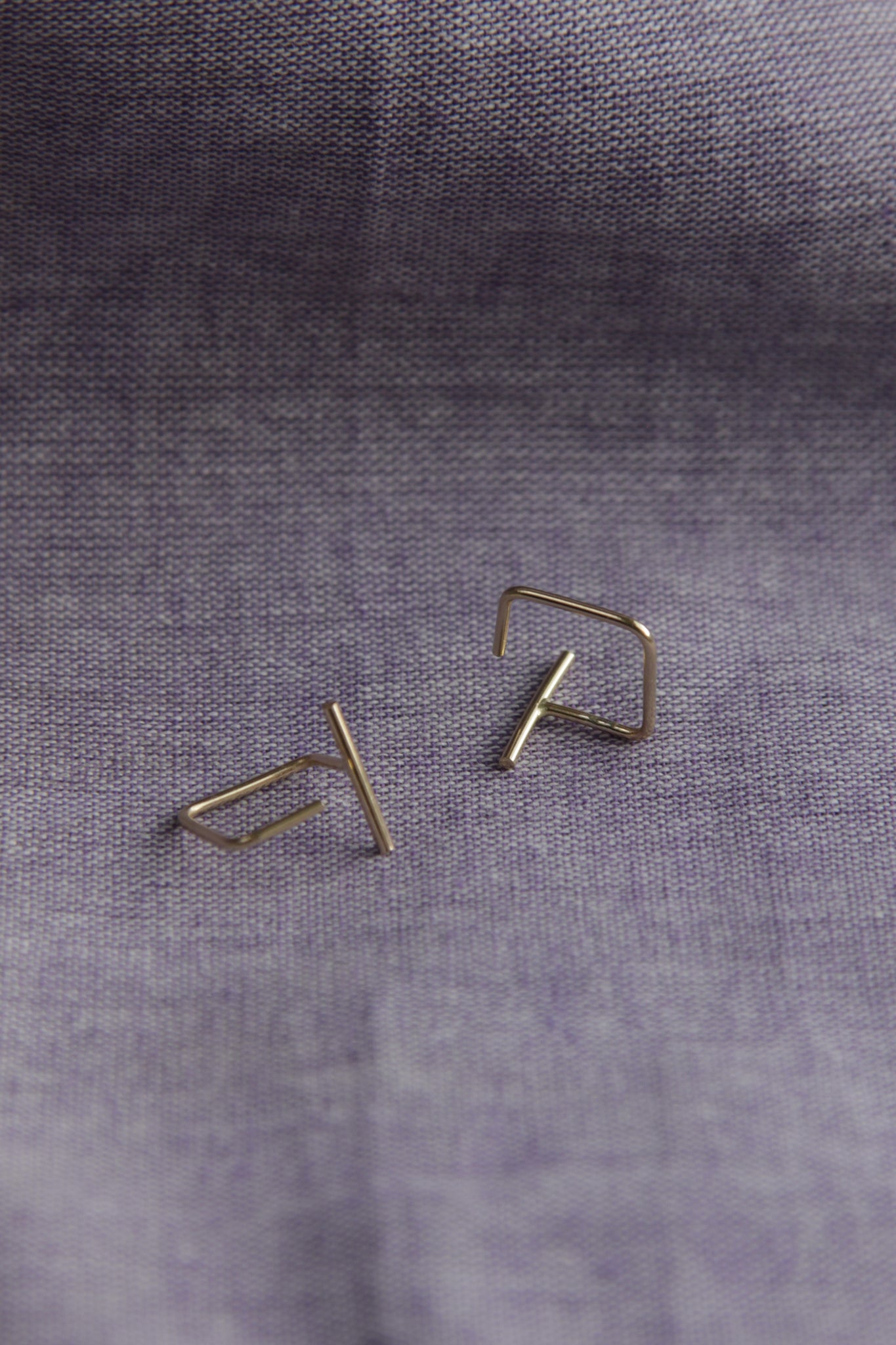 Earring Cube Small | Surprising detail